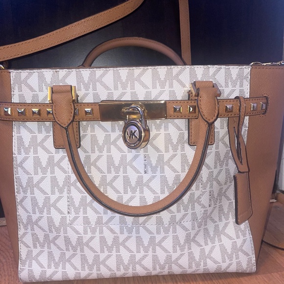 Michael Kors - Picture 1 of 7